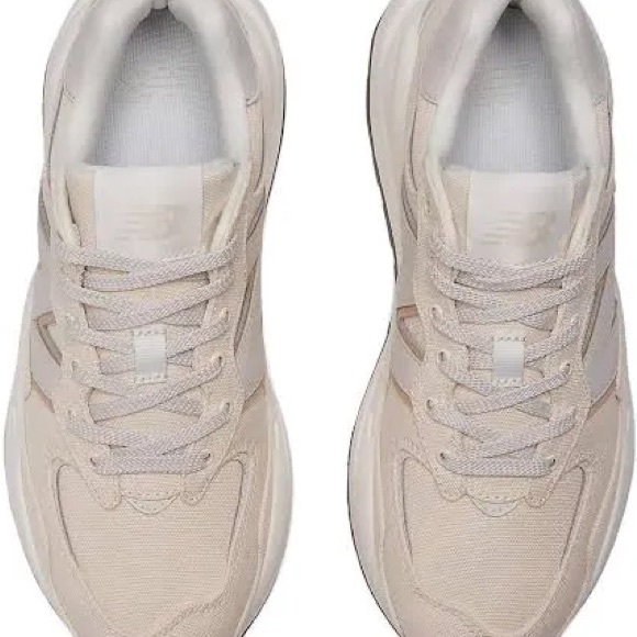 Selling brand new never been worn New Balance 57/40 Tennis shoes! - Picture 2 of 9